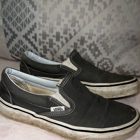 Vans - Picture 2 of 6